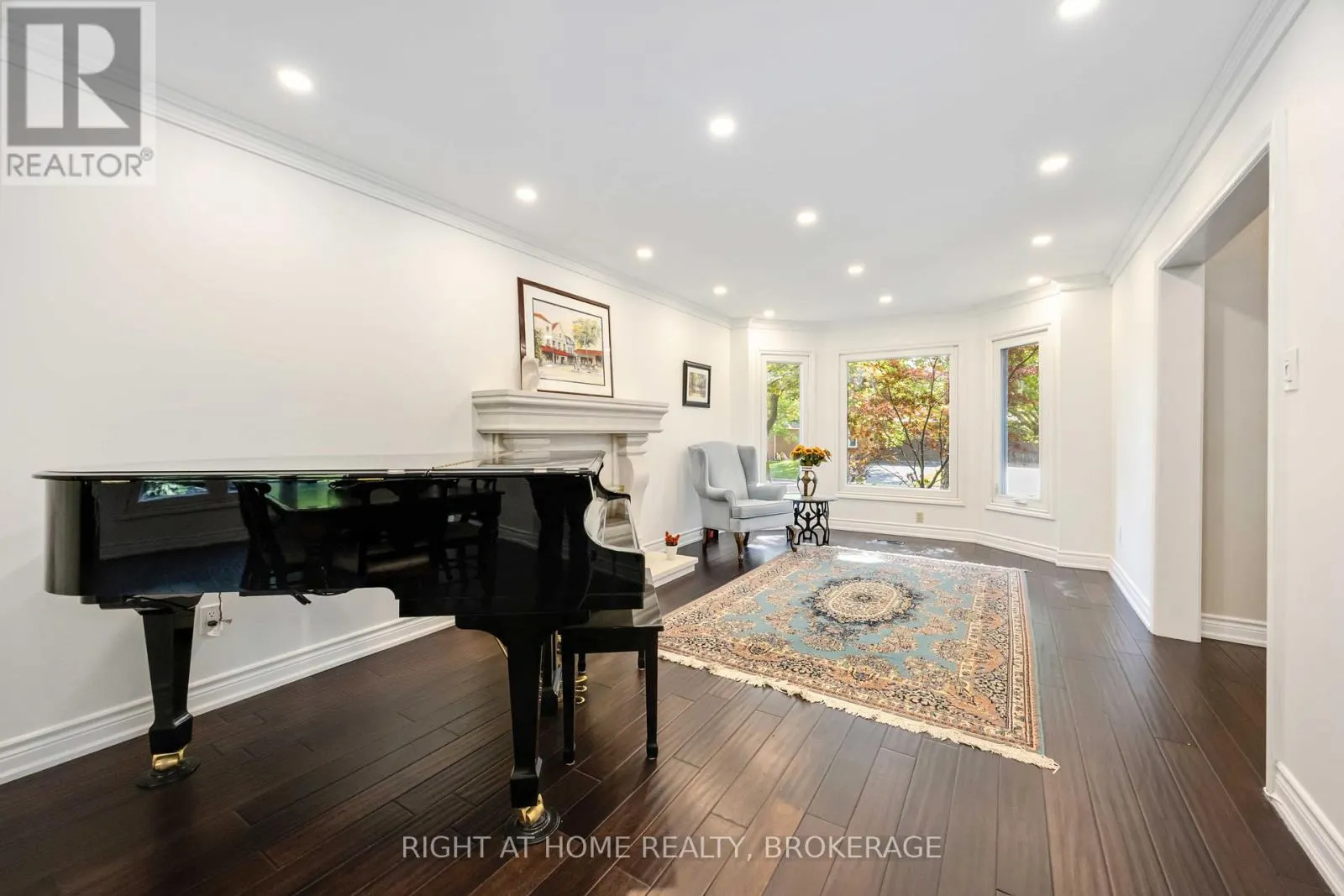 93 GORDON ROWE CRESCENT