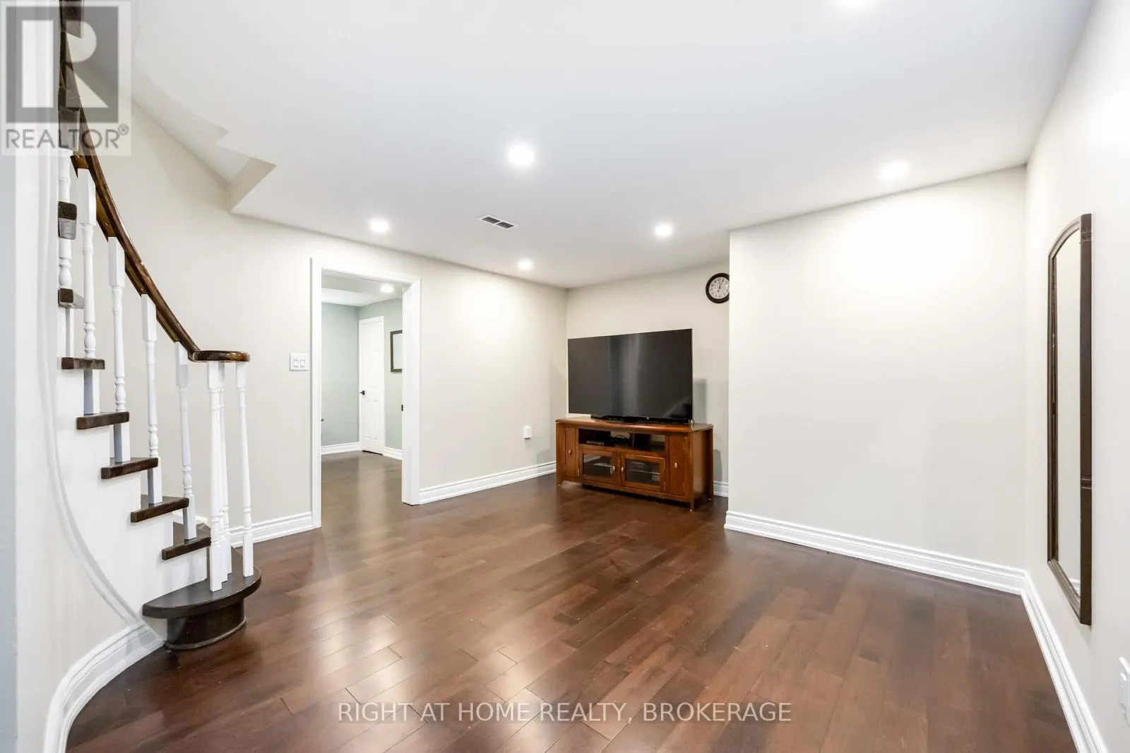 93 GORDON ROWE CRESCENT