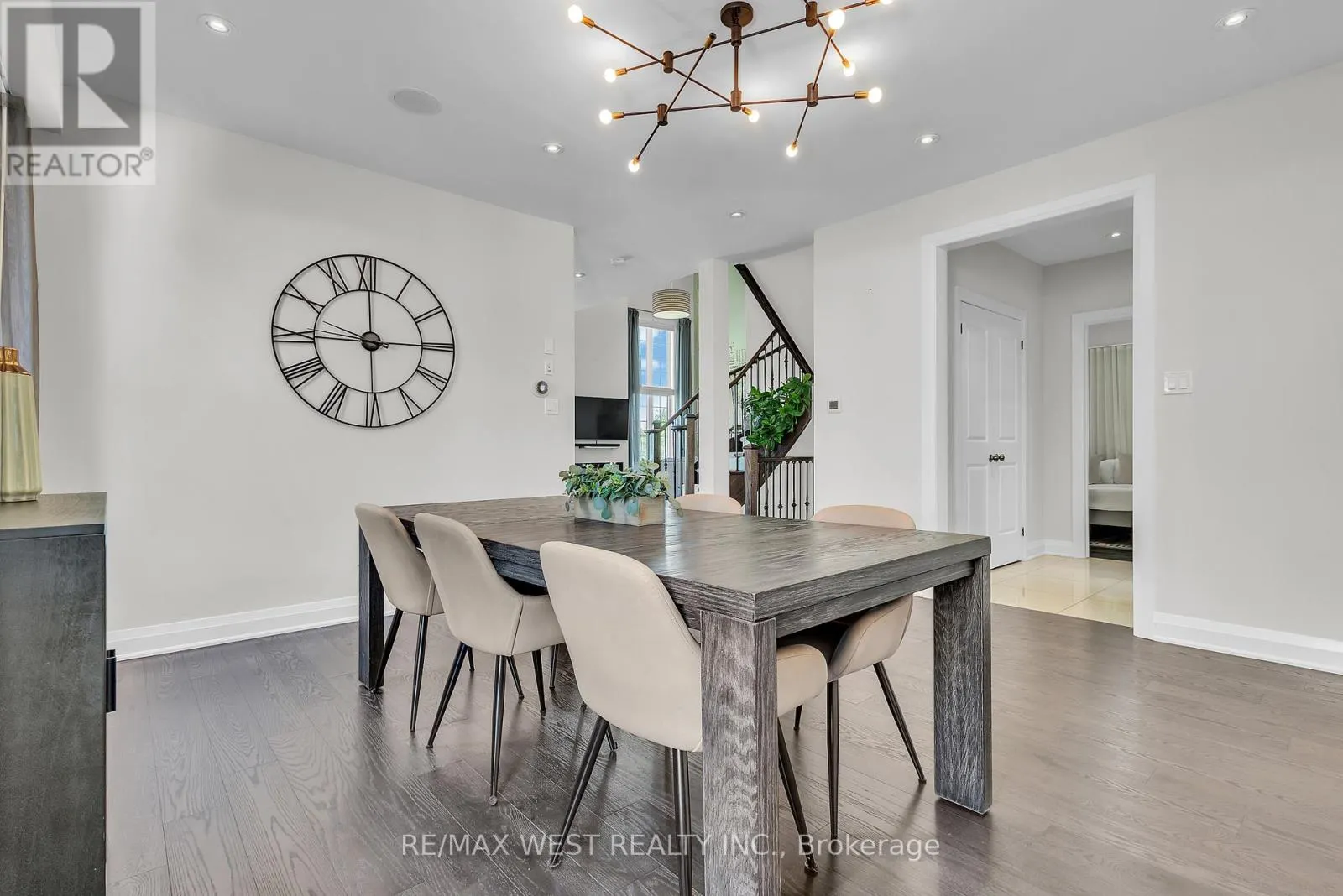 41 PELEE AVENUE
