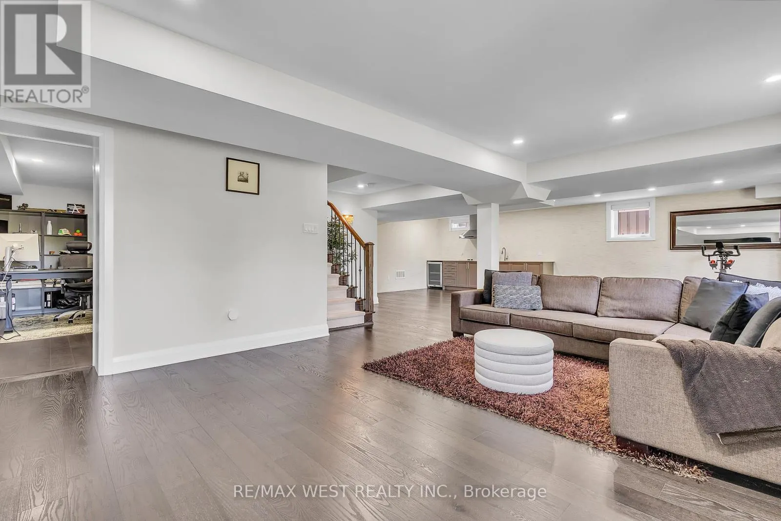 41 PELEE AVENUE