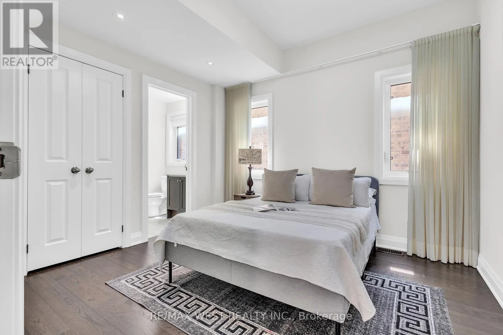 41 PELEE AVENUE