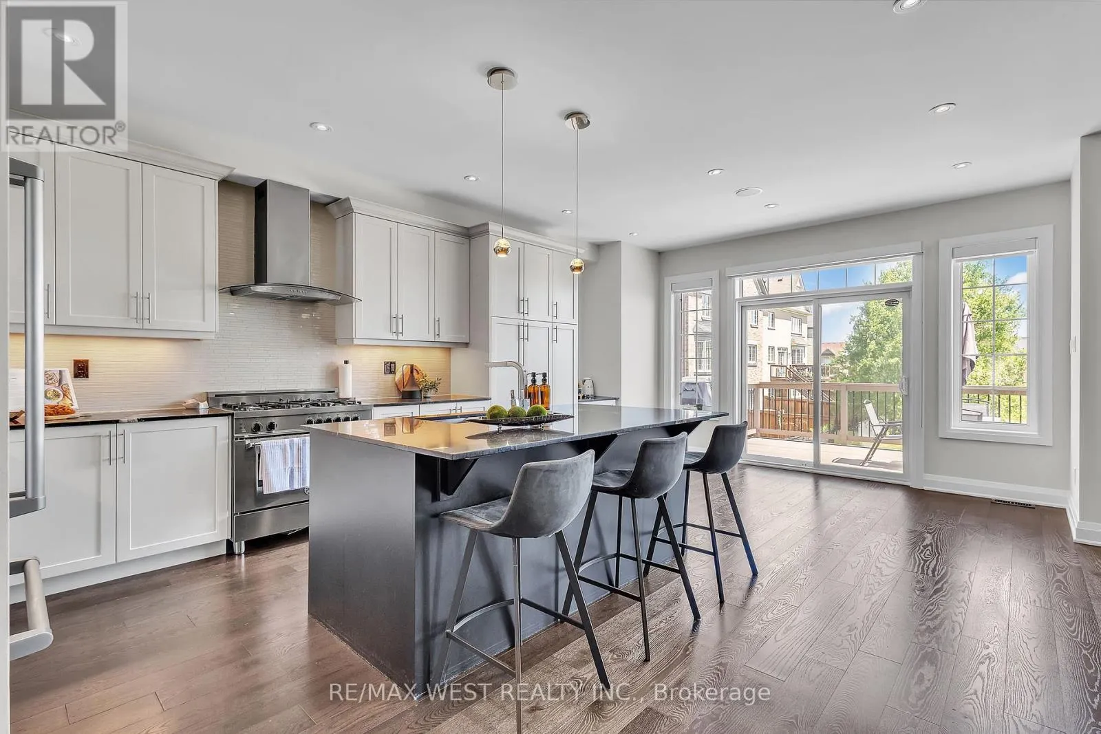 41 PELEE AVENUE