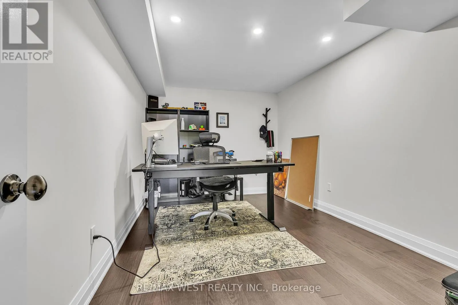 41 PELEE AVENUE