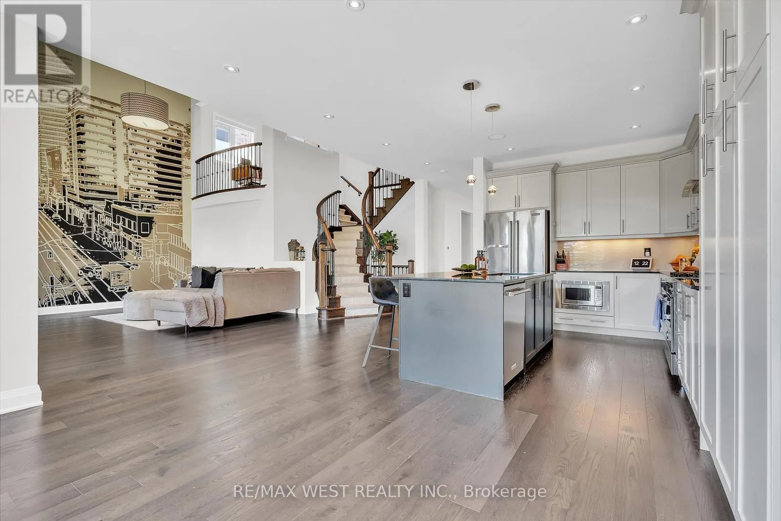 41 PELEE AVENUE