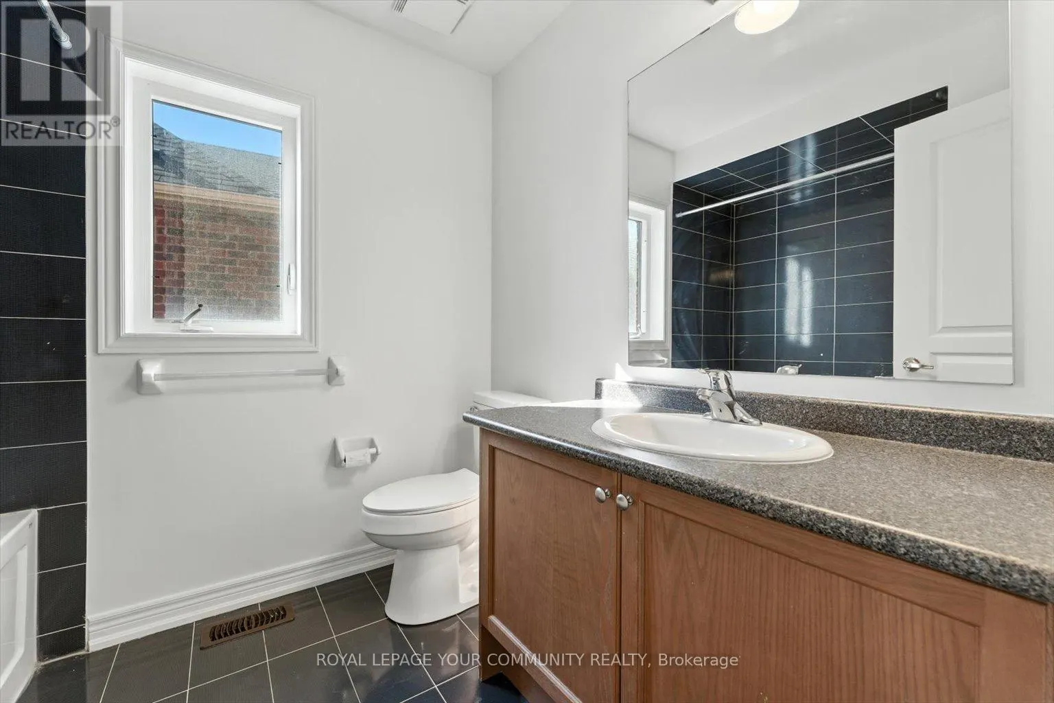 23 LUCIDA COURT