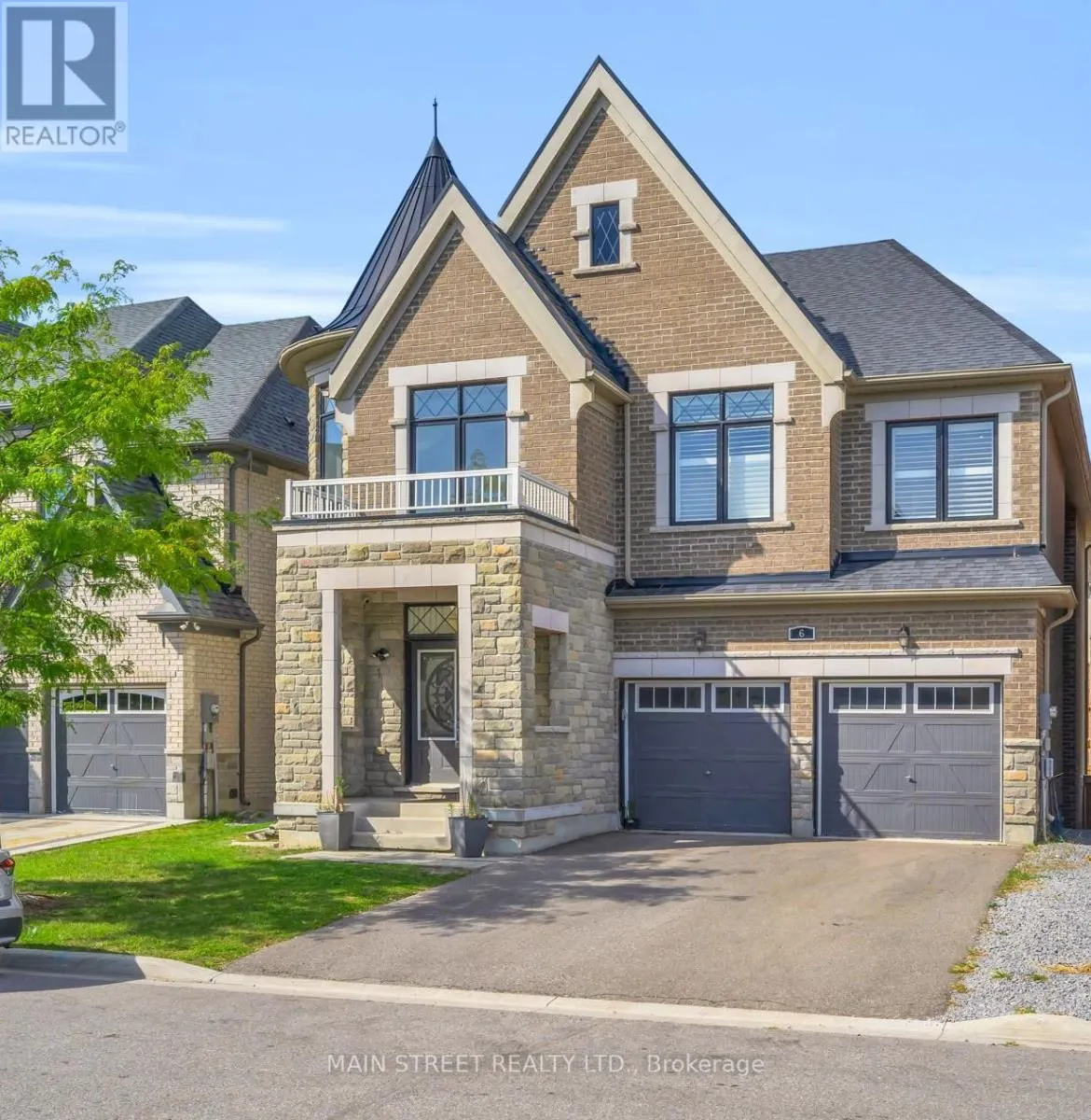 6 LEADEN HALL DRIVE