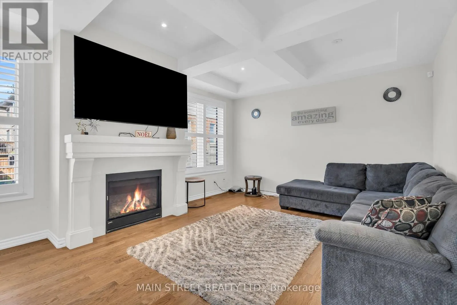 6 LEADEN HALL DRIVE