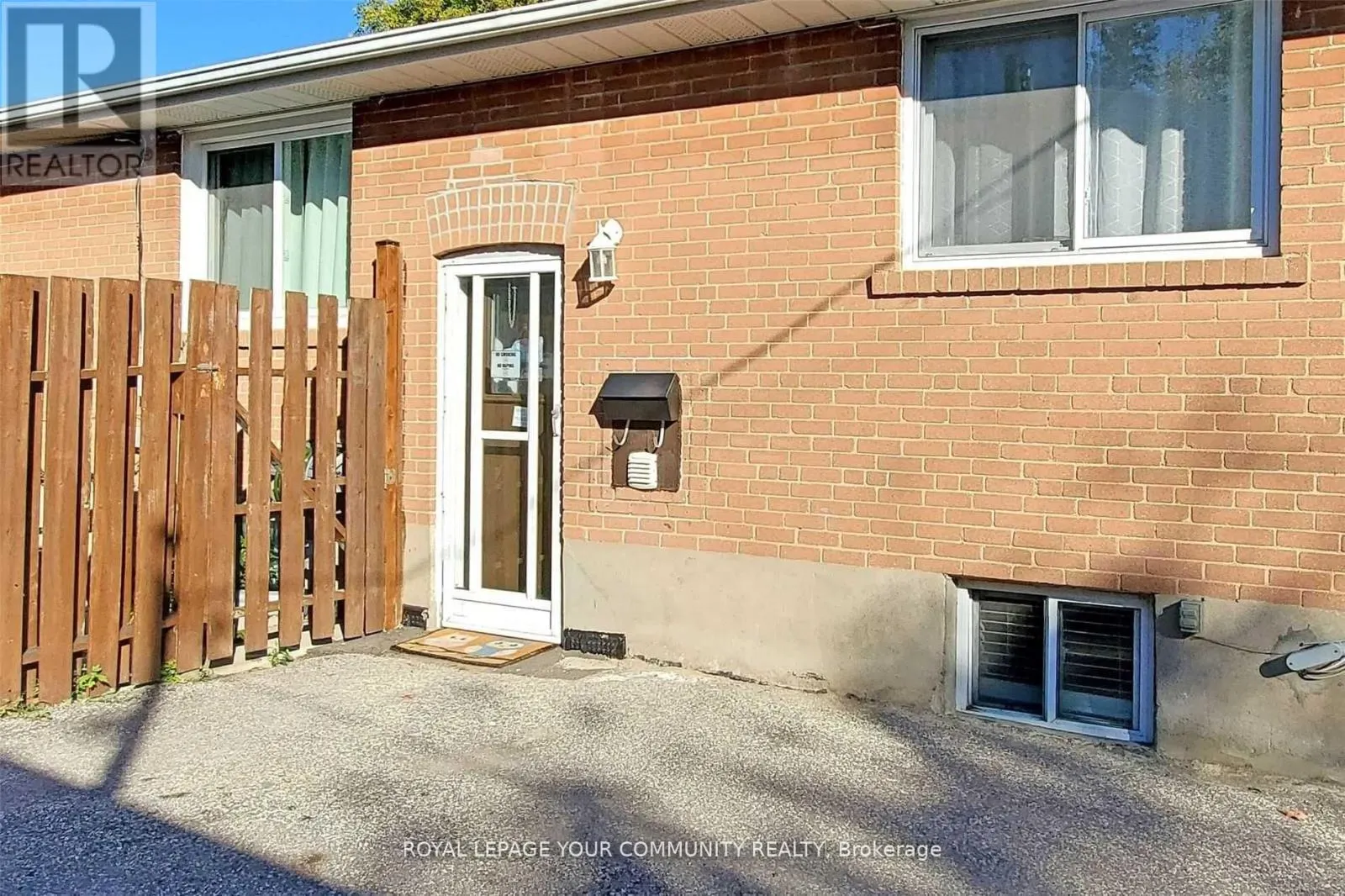 LOWER - 93 SEPTONNE AVENUE