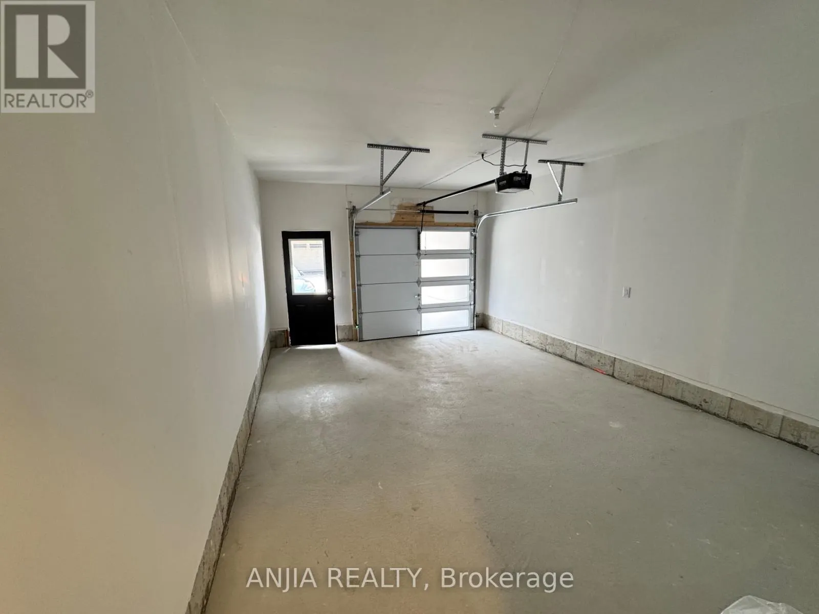 76 SELINA ROSE STREET