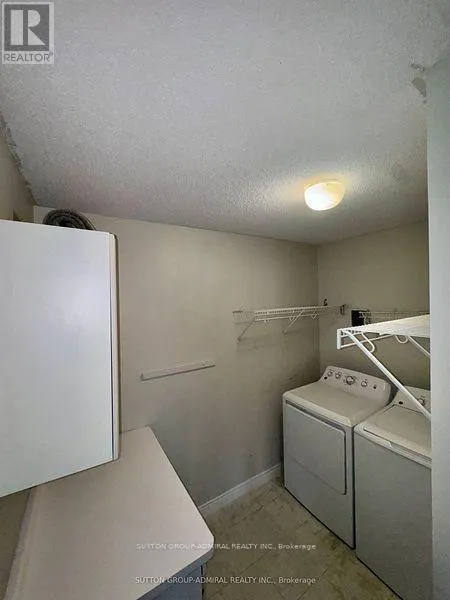 207 - 7 TOWNSGATE DRIVE