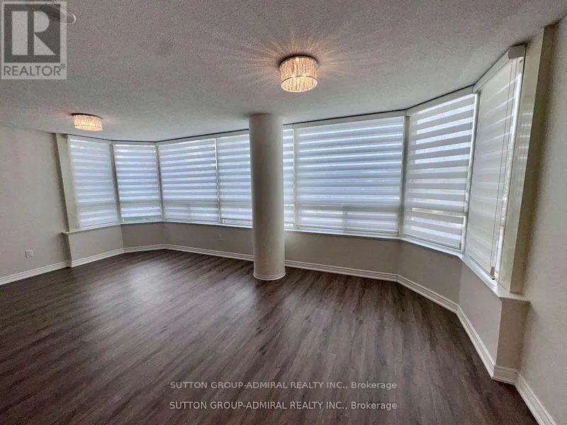 207 - 7 TOWNSGATE DRIVE