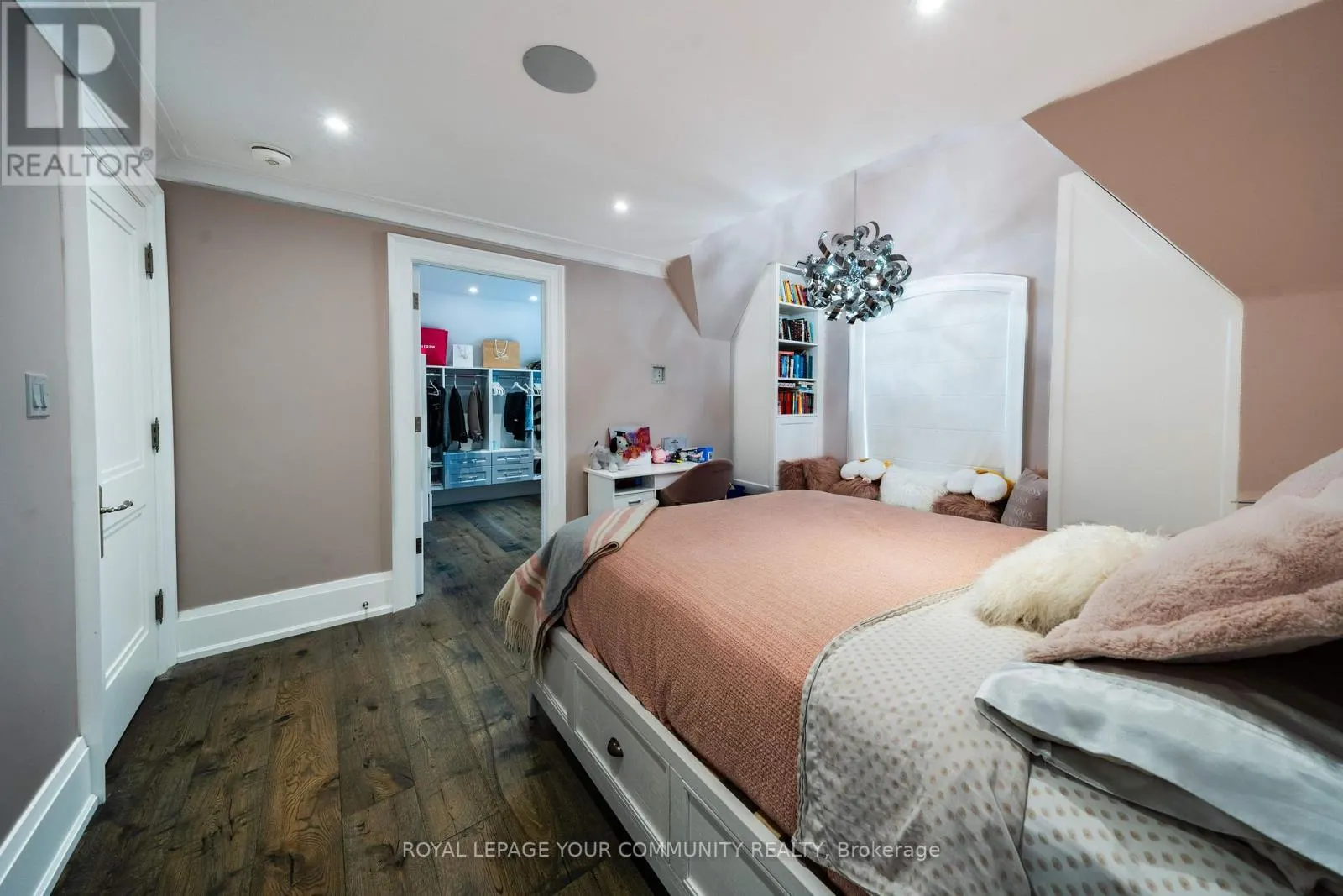 38 GALSWORTHY DRIVE