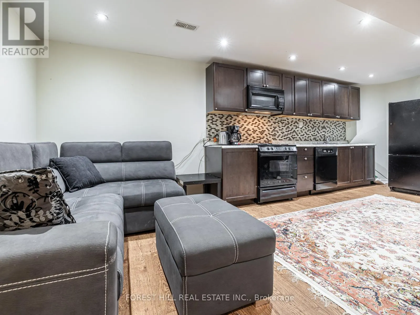 41 CEDAR SPRINGS DRIVE