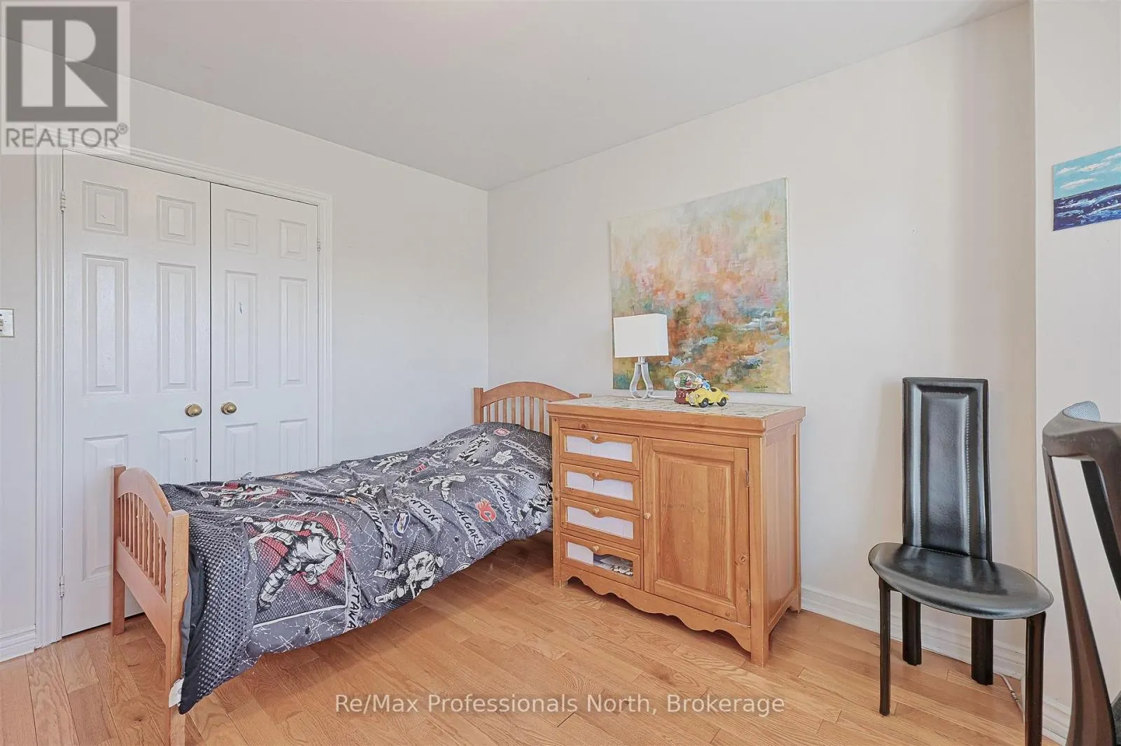 8 ELMSLEY DRIVE E