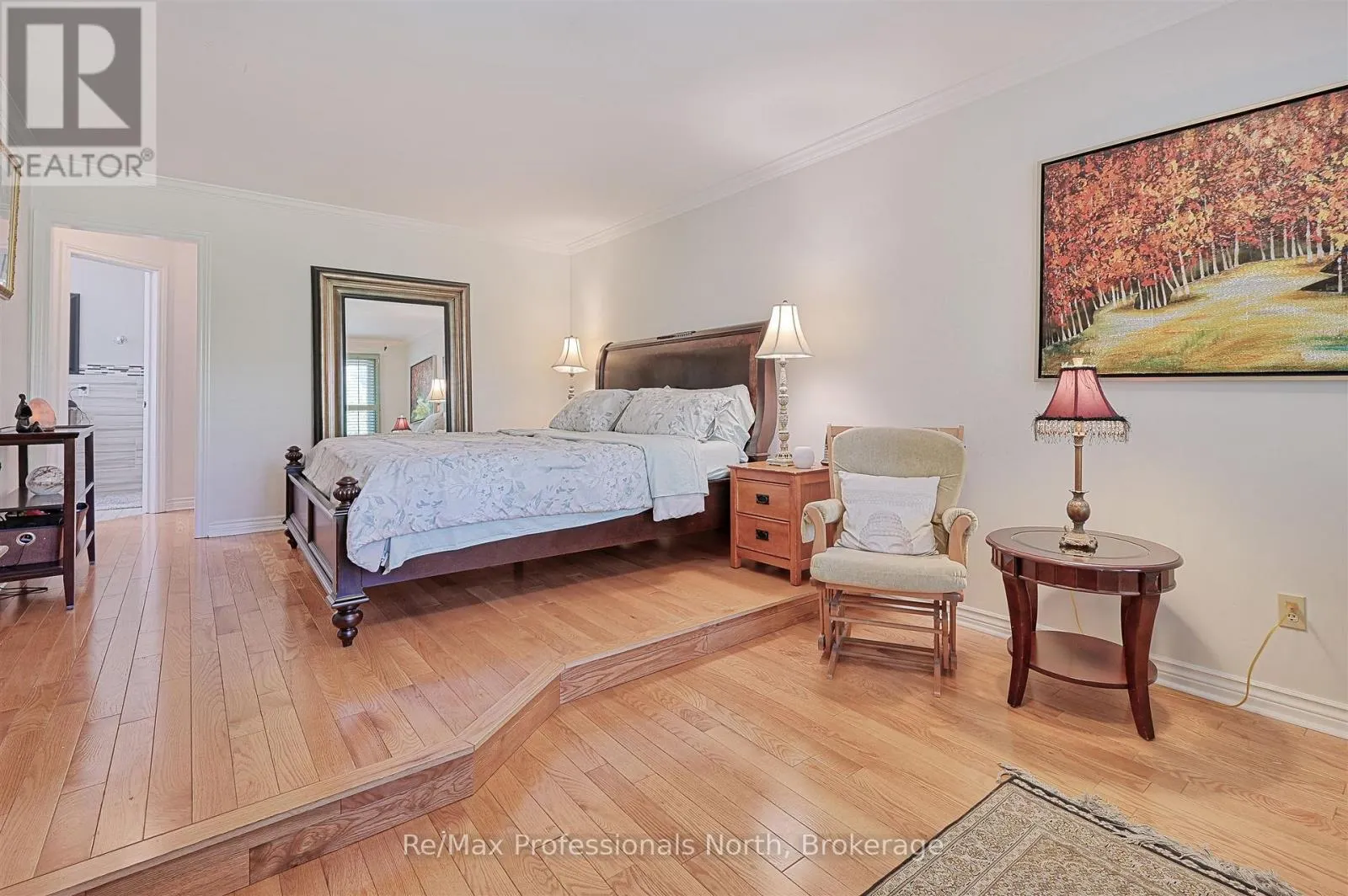 8 ELMSLEY DRIVE E