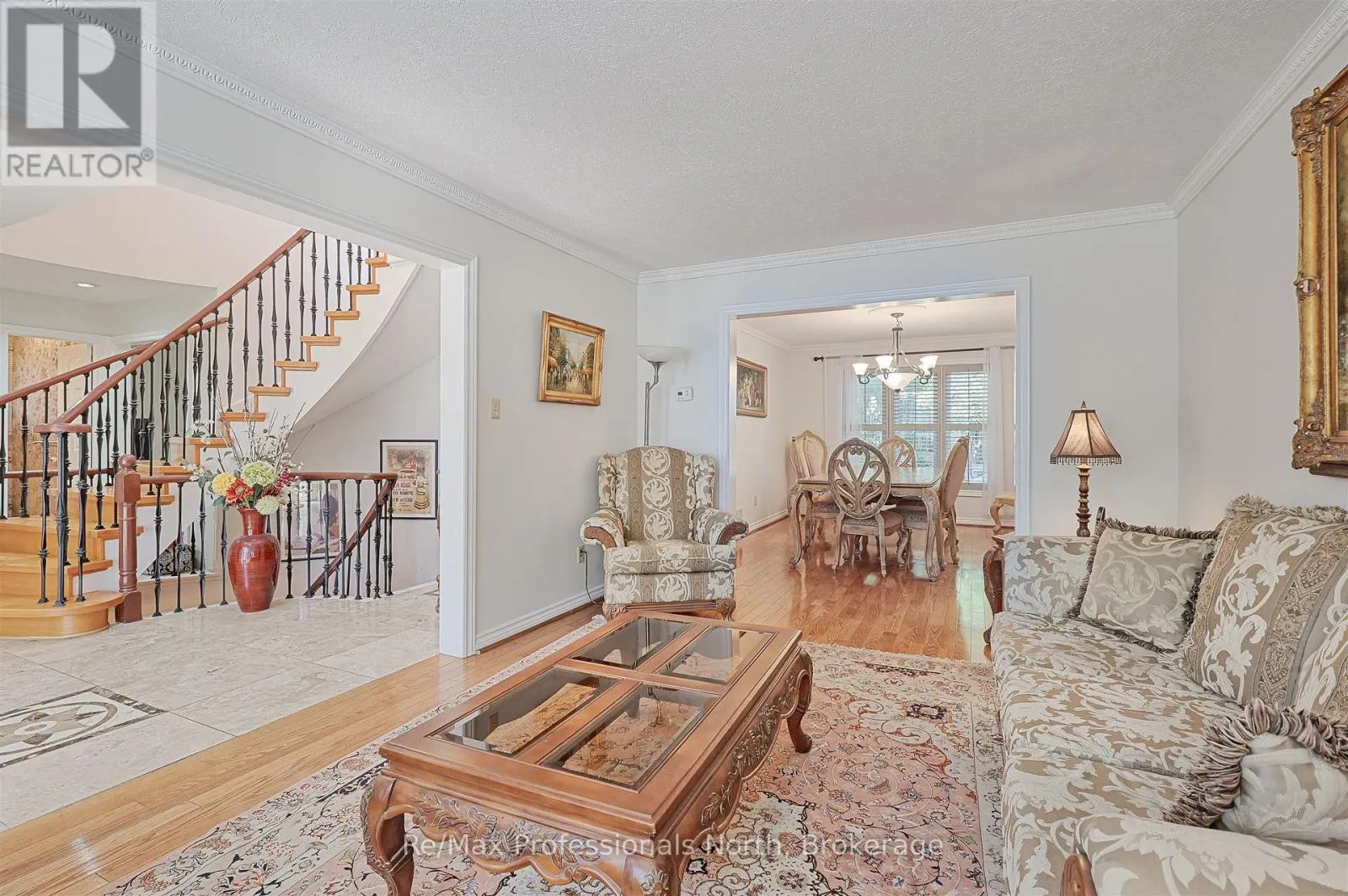 8 ELMSLEY DRIVE E