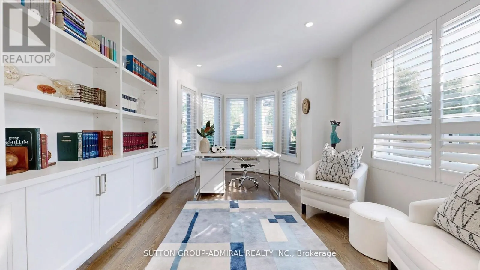 122 EDMUND SEAGER DRIVE
