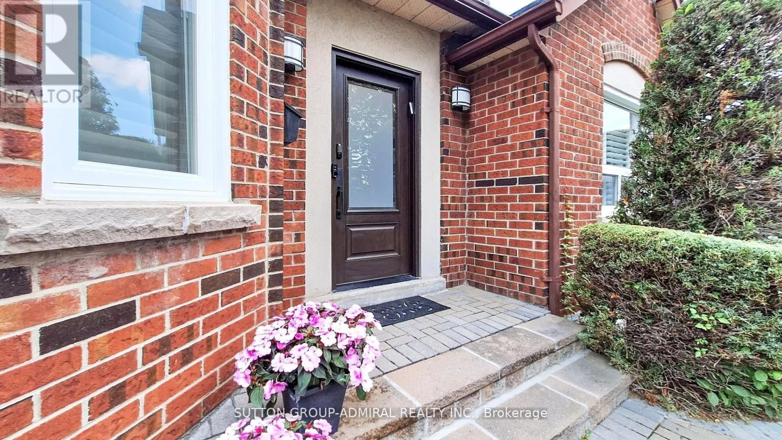 122 EDMUND SEAGER DRIVE