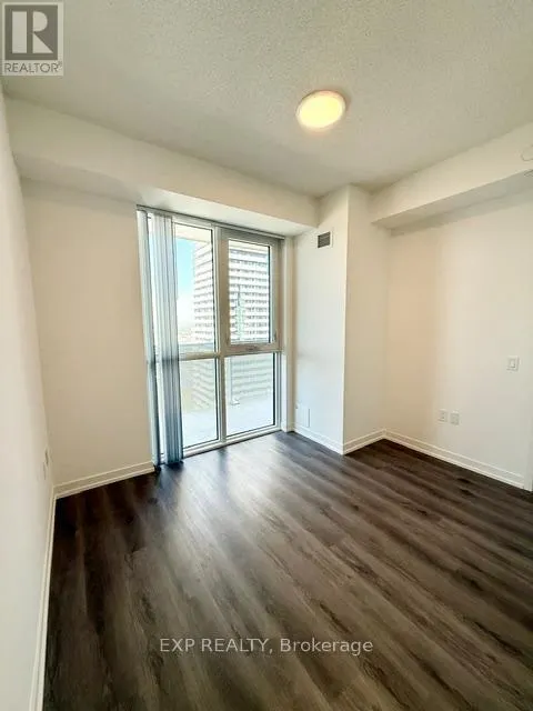 2901 - 28 INTERCHANGE WAY