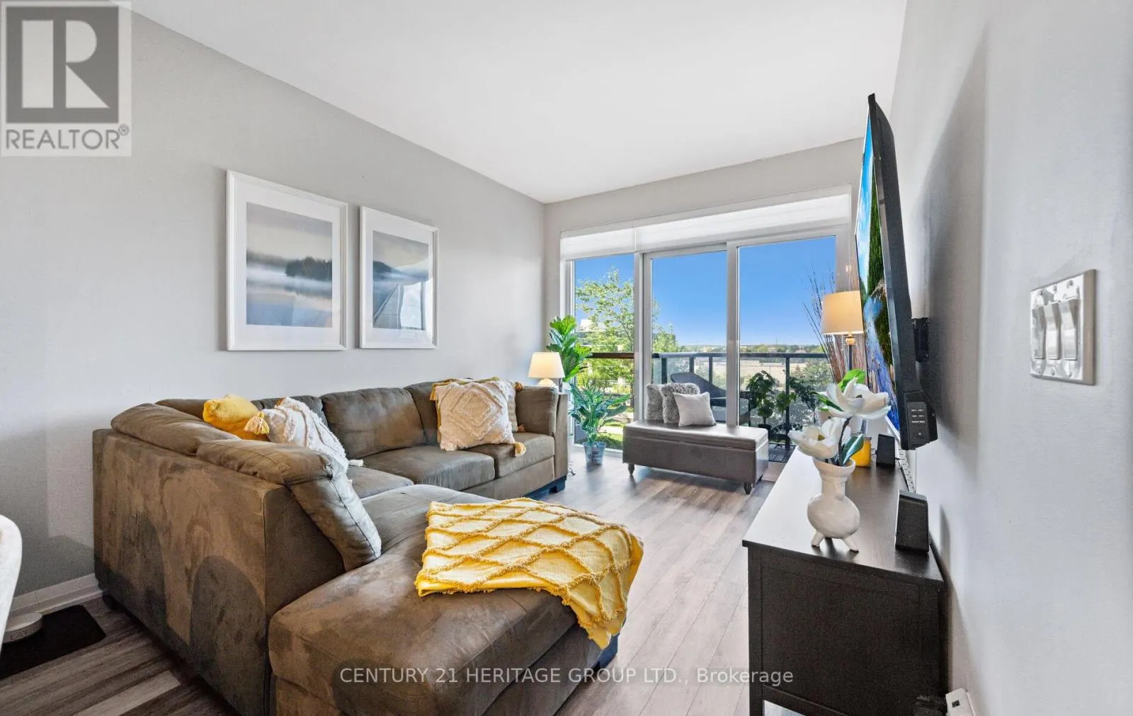 406 - 65 ONEIDA CRESCENT