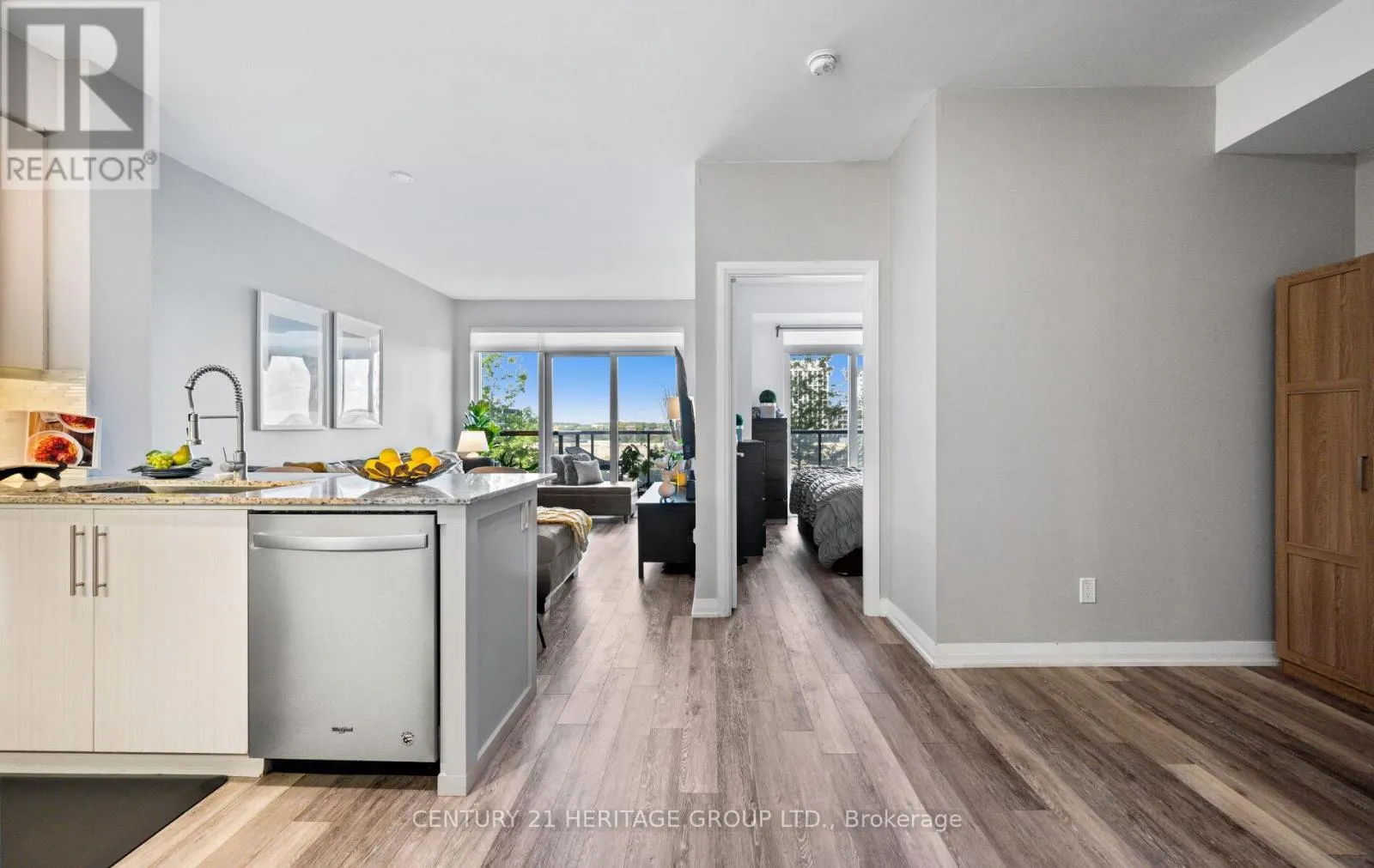 406 - 65 ONEIDA CRESCENT