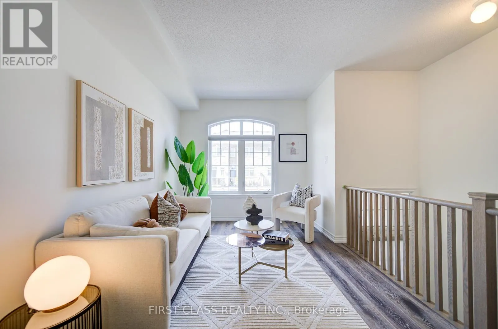 118 DUNDAS WAY