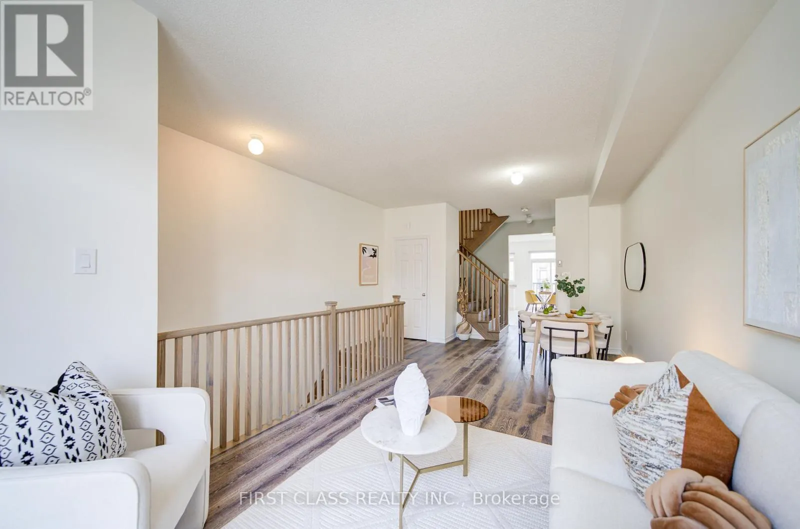 118 DUNDAS WAY