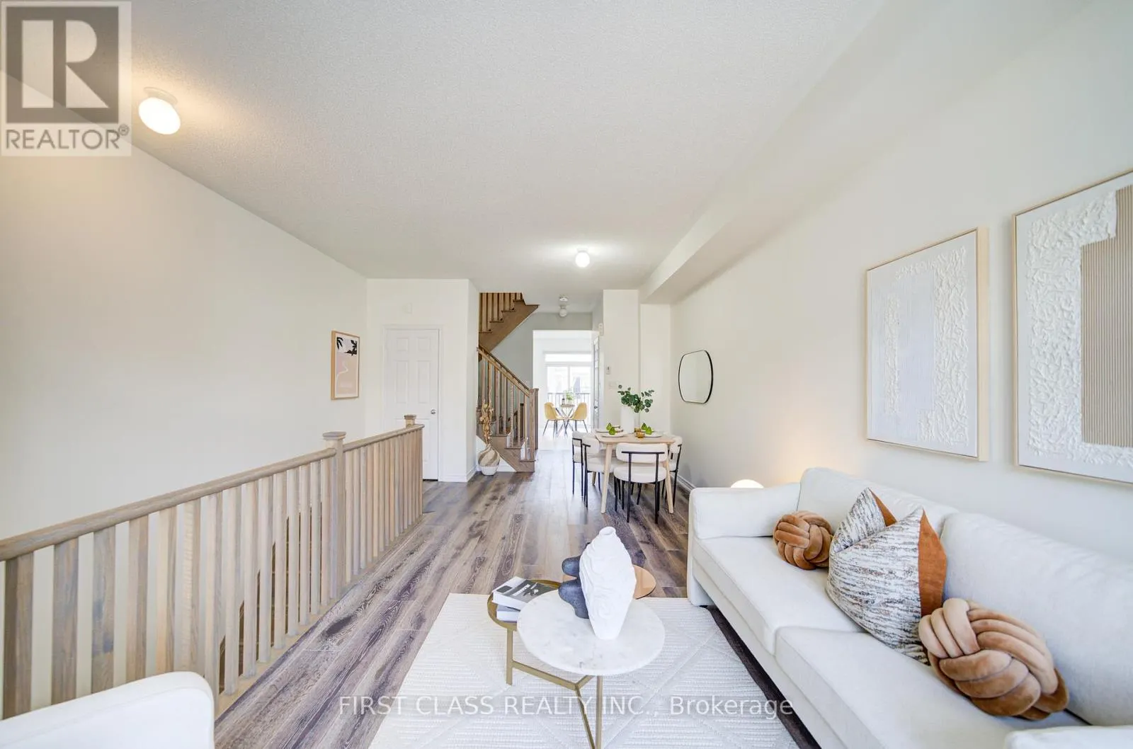 118 DUNDAS WAY
