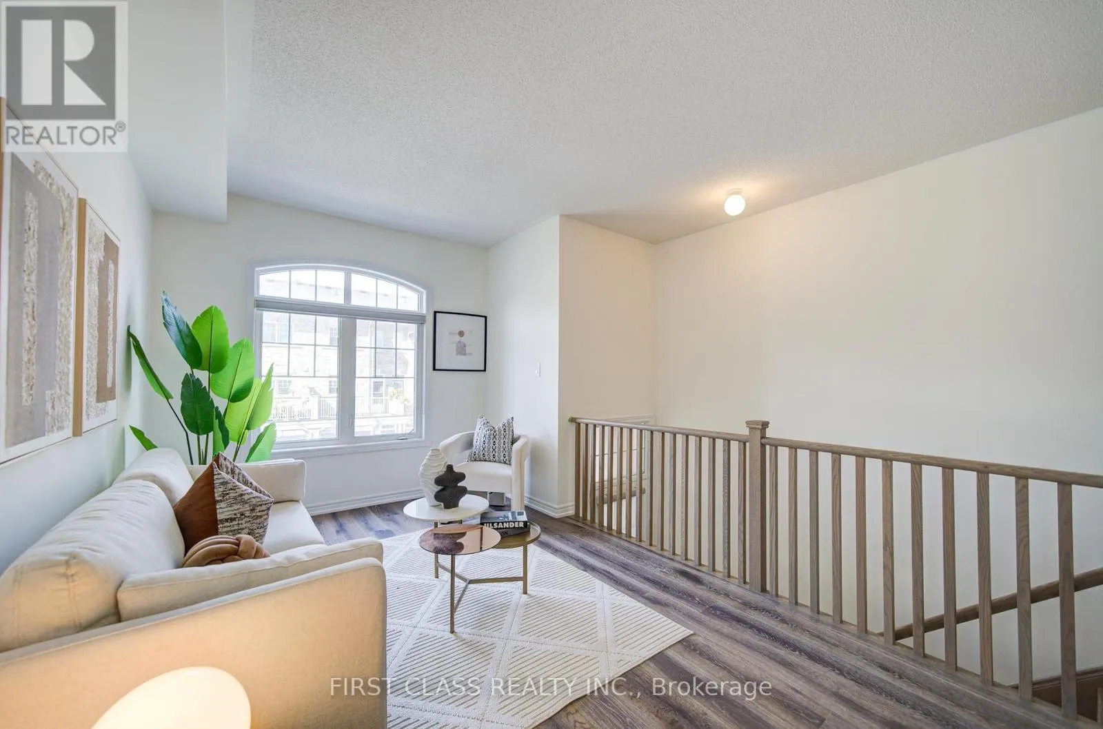 118 DUNDAS WAY
