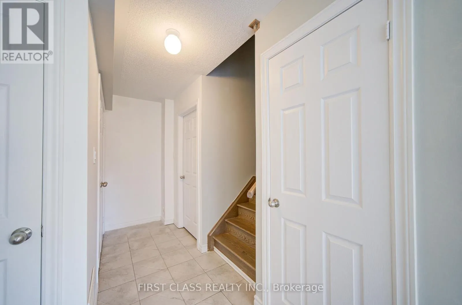118 DUNDAS WAY