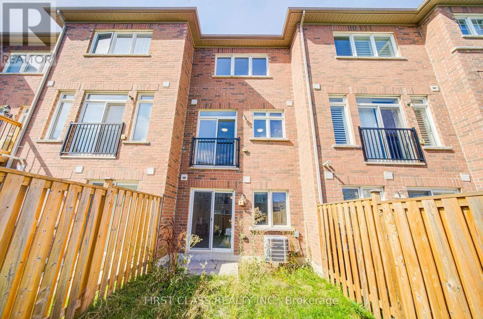 118 DUNDAS WAY
