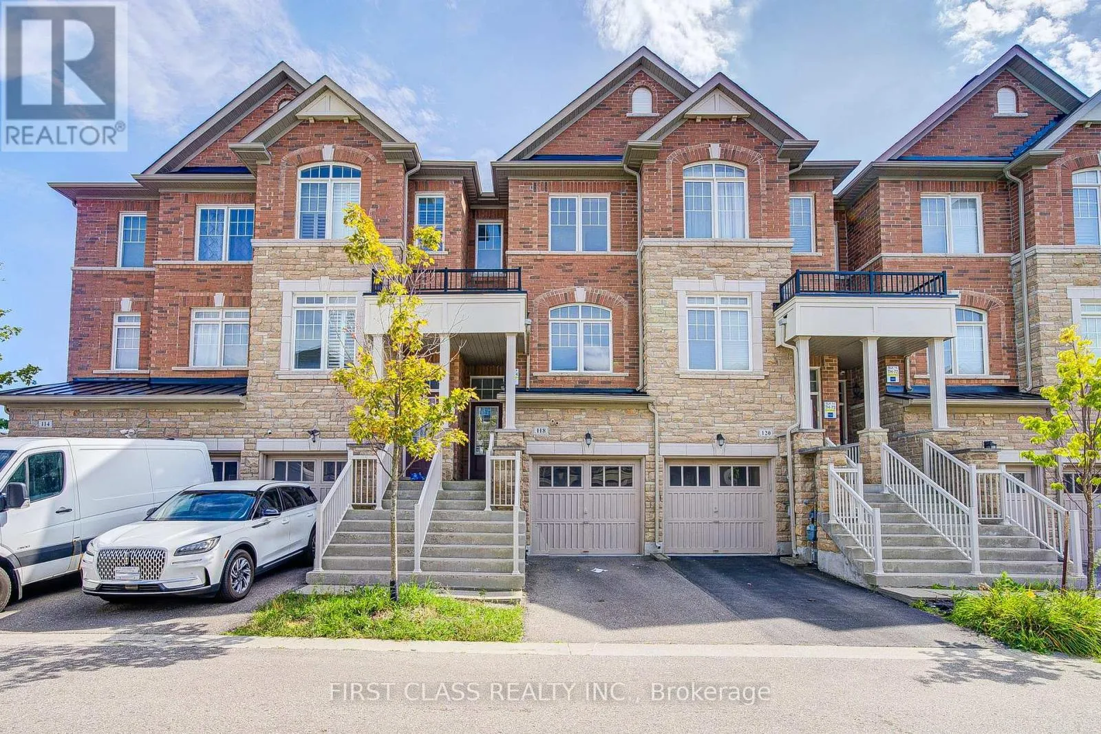 118 DUNDAS WAY