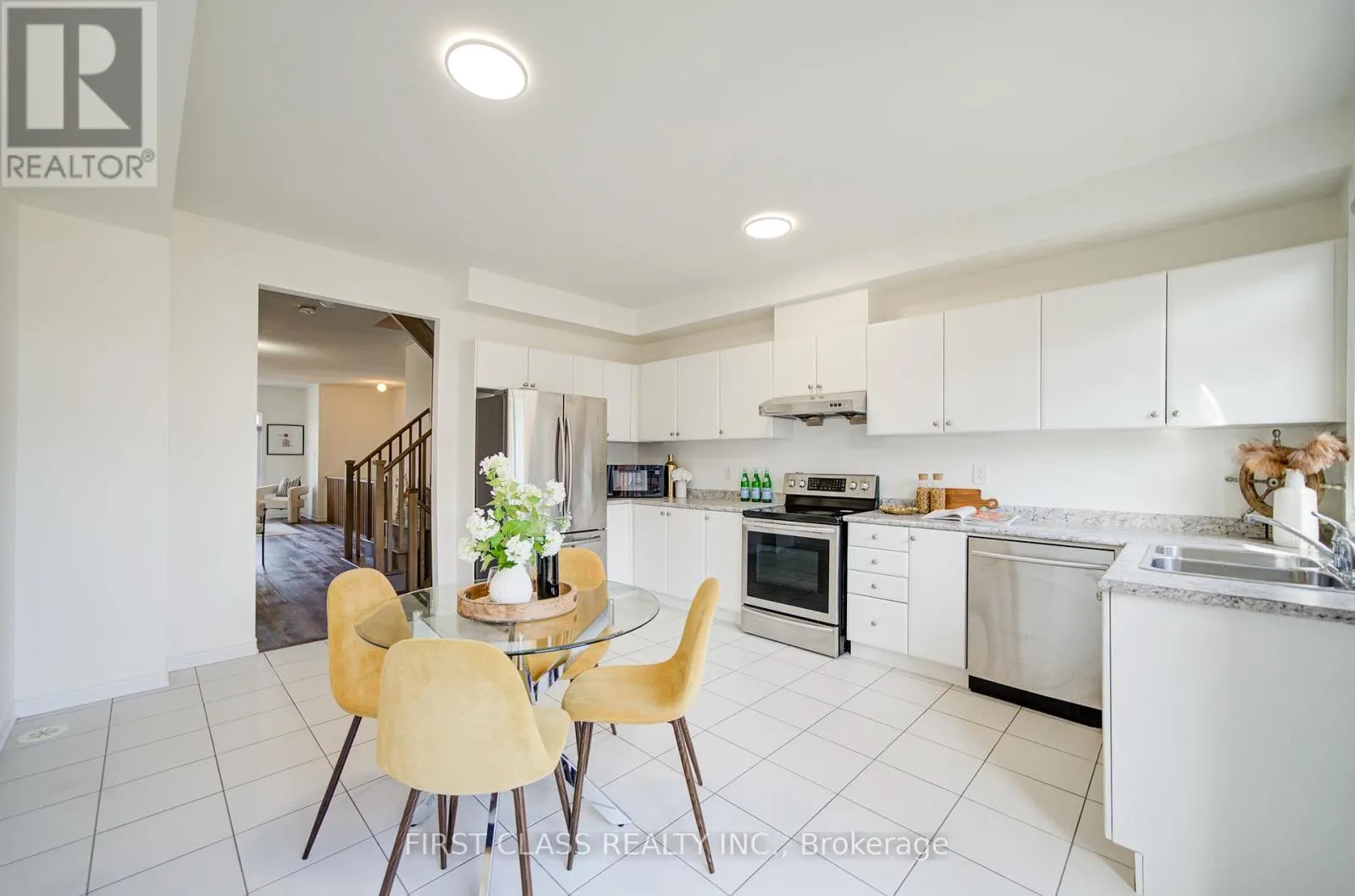 118 DUNDAS WAY