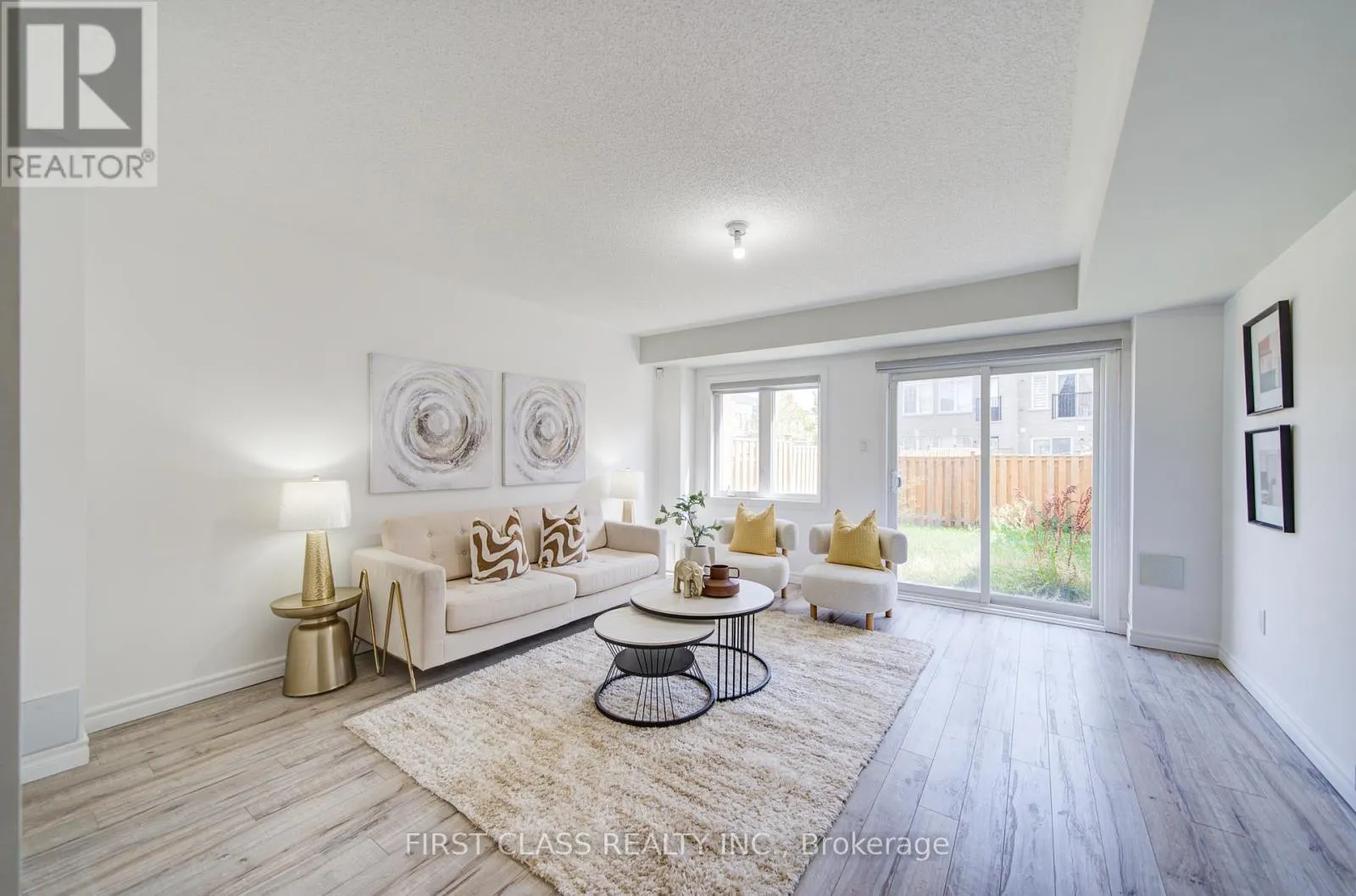 118 DUNDAS WAY
