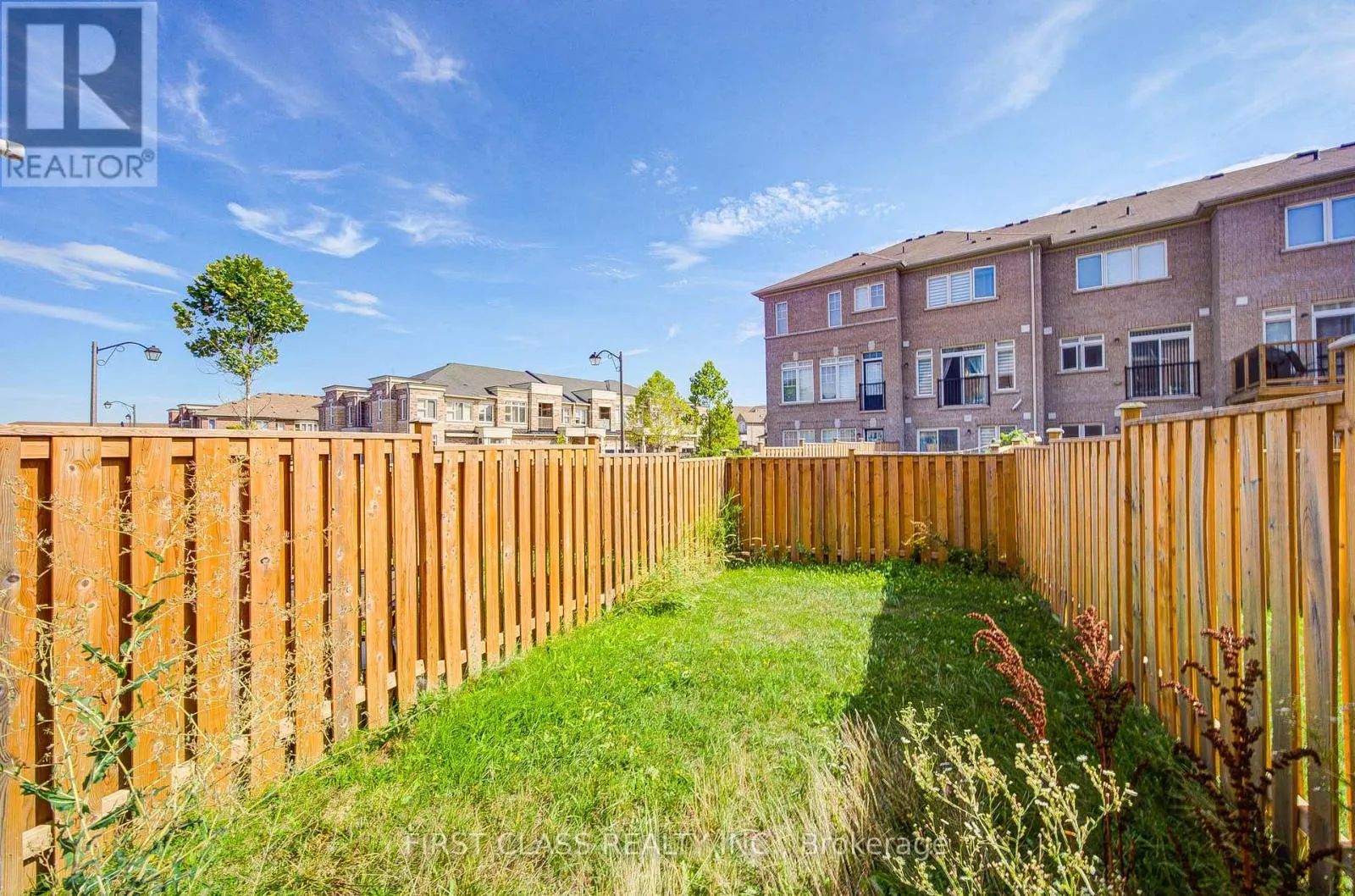118 DUNDAS WAY