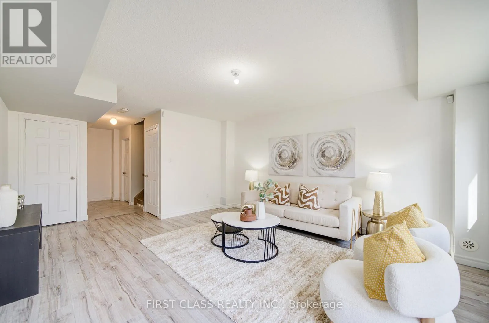118 DUNDAS WAY