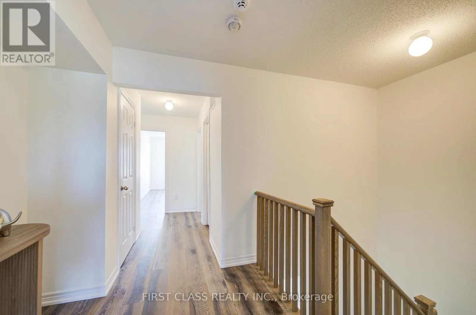 118 DUNDAS WAY