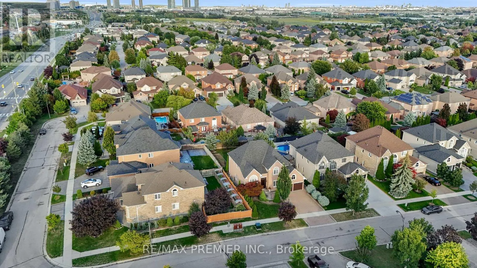 93 NOVAVIEW CRESCENT