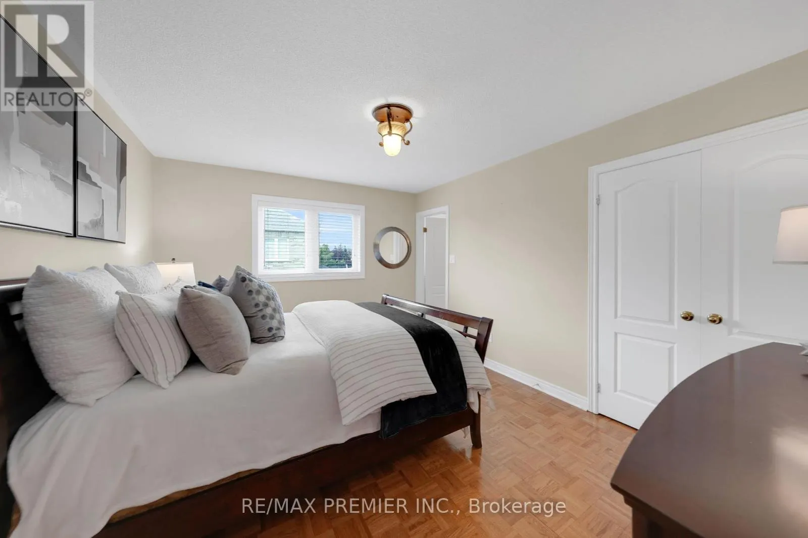 93 NOVAVIEW CRESCENT
