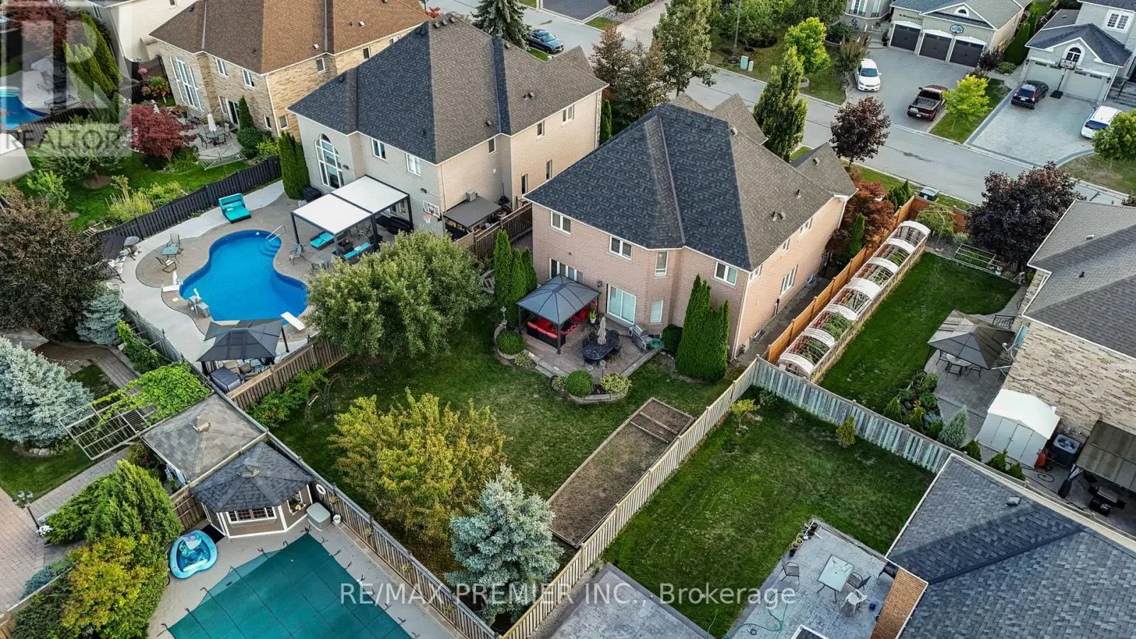 93 NOVAVIEW CRESCENT
