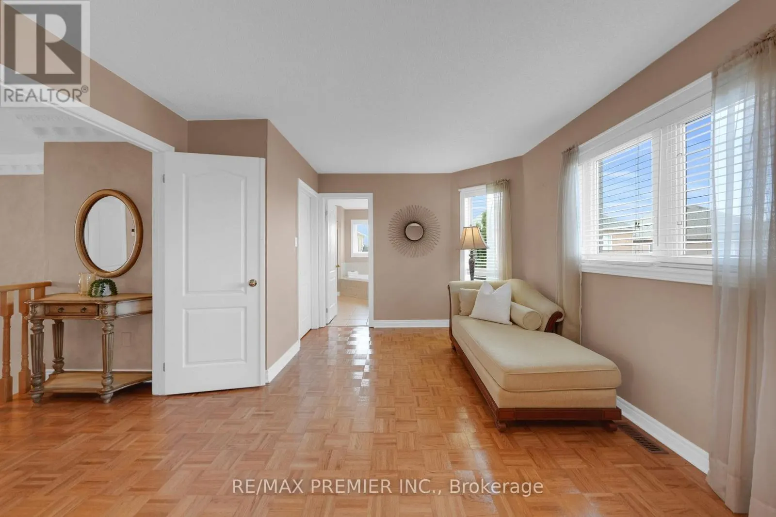 93 NOVAVIEW CRESCENT