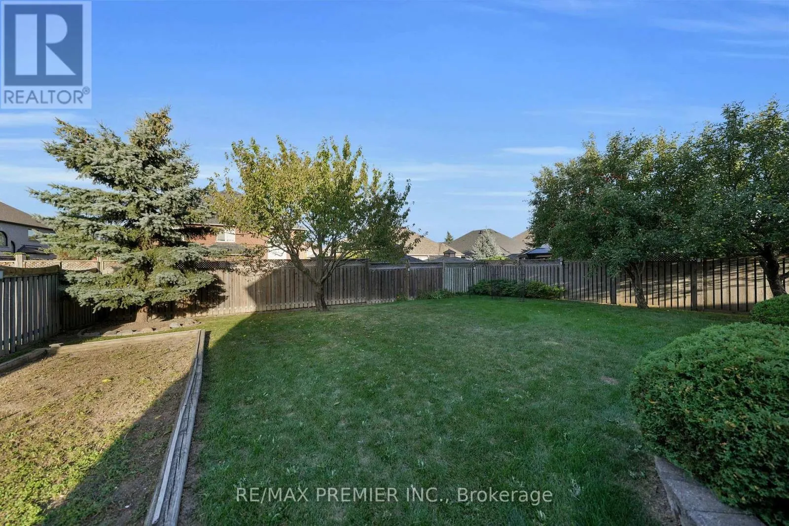 93 NOVAVIEW CRESCENT