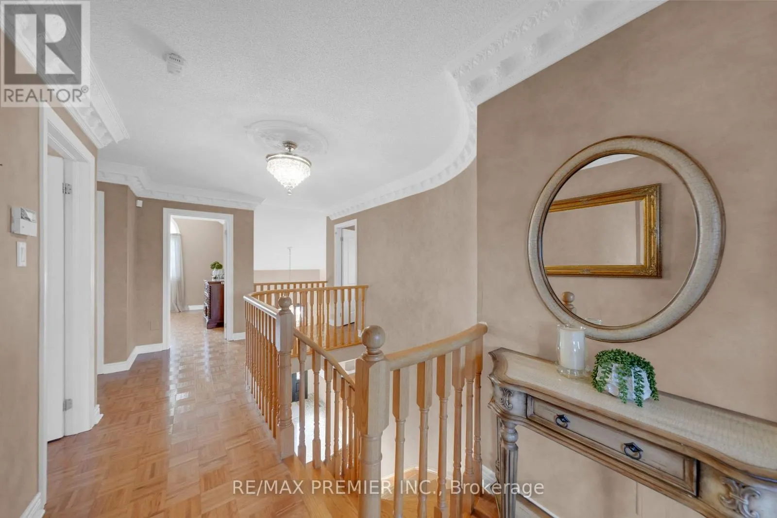 93 NOVAVIEW CRESCENT