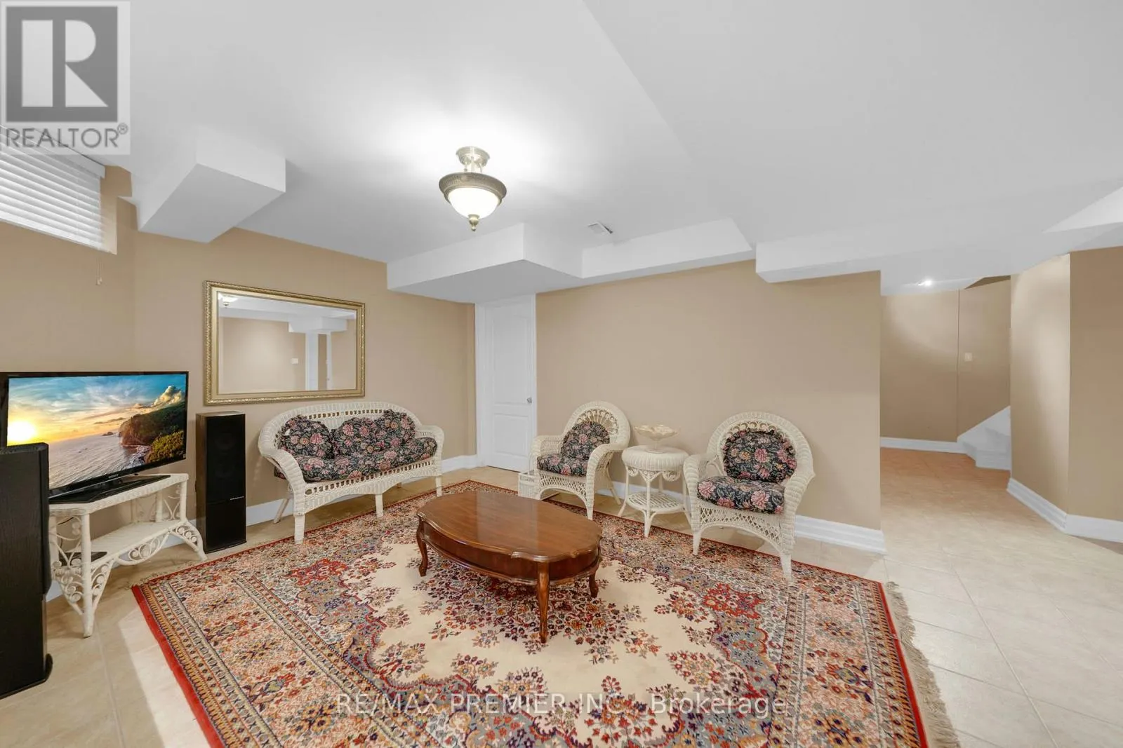 93 NOVAVIEW CRESCENT