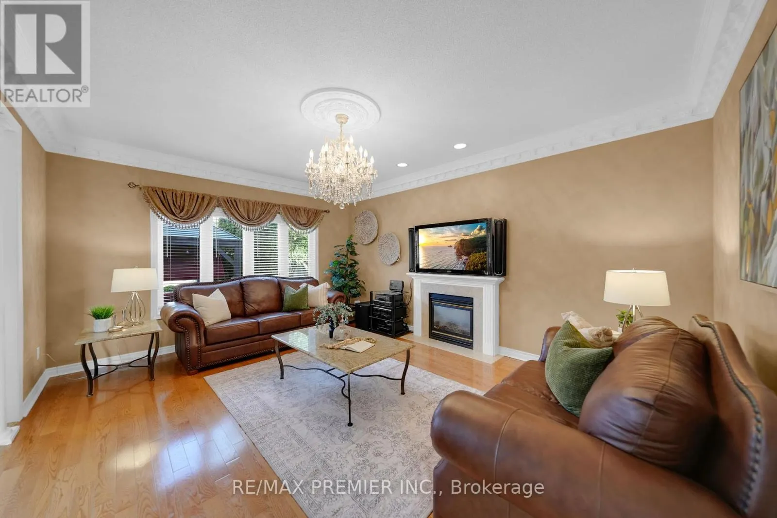 93 NOVAVIEW CRESCENT
