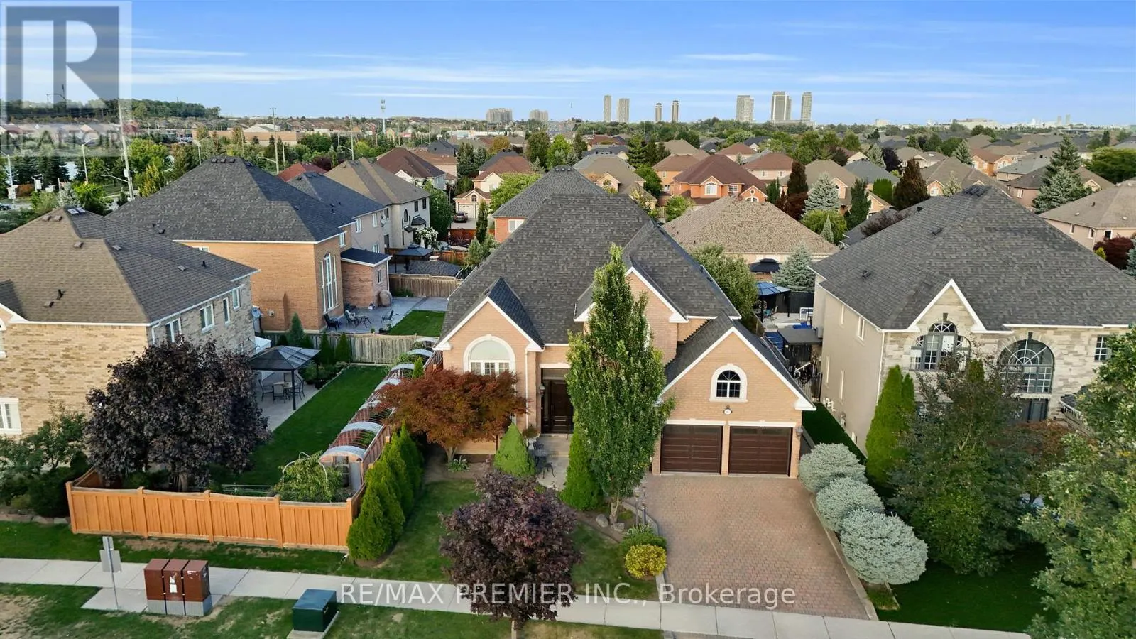 93 NOVAVIEW CRESCENT