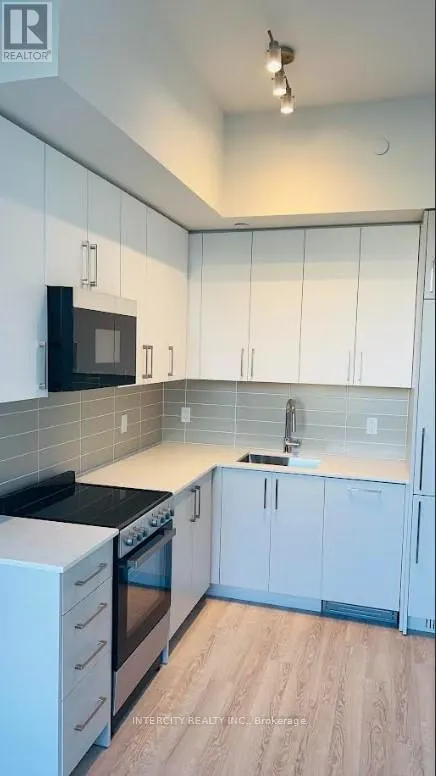 512 - 2075 KING ROAD