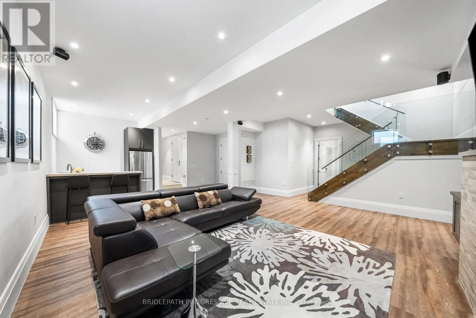 25 PORTREE CRESCENT