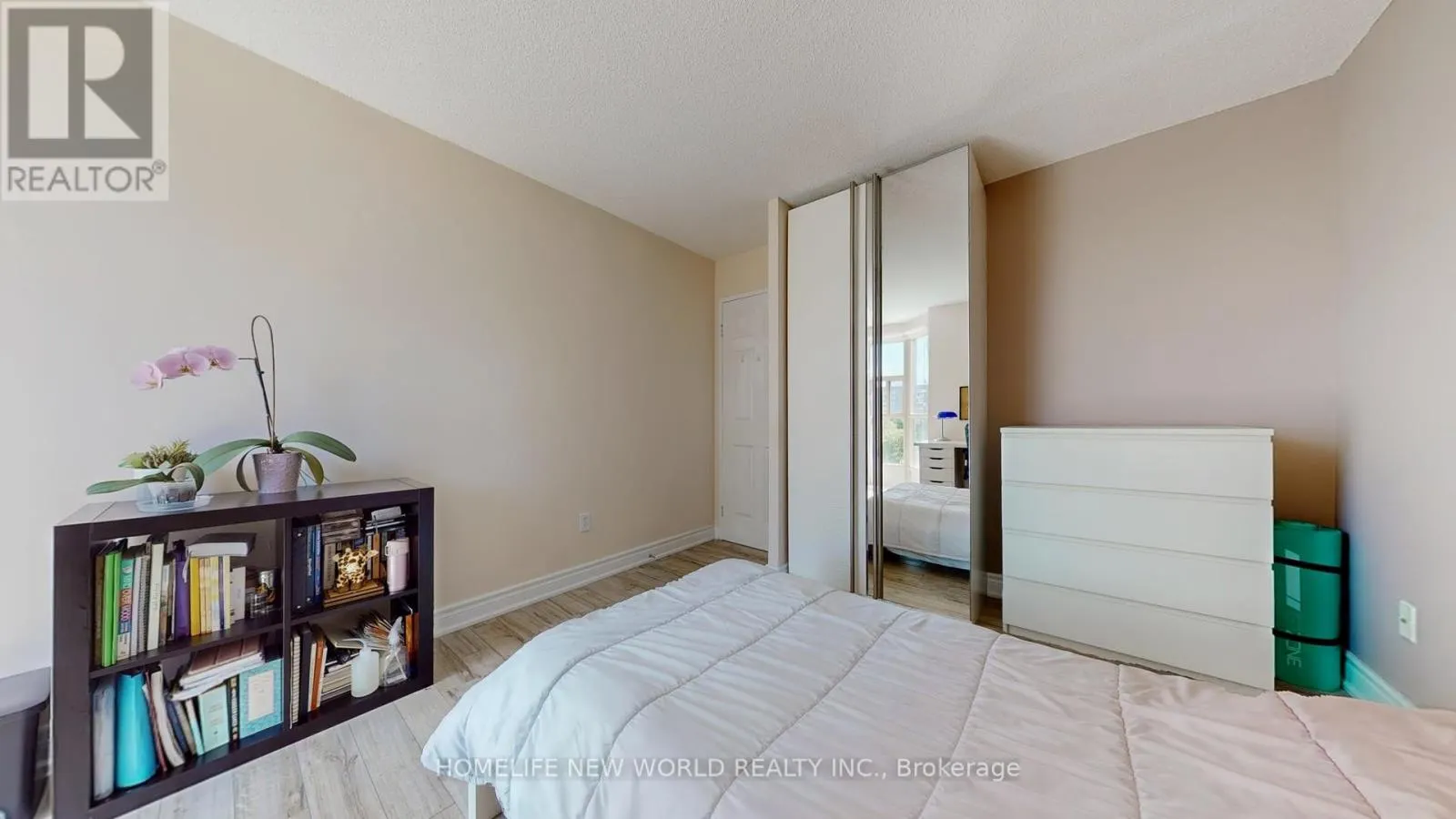 604 - 5 WELDRICK ROAD W