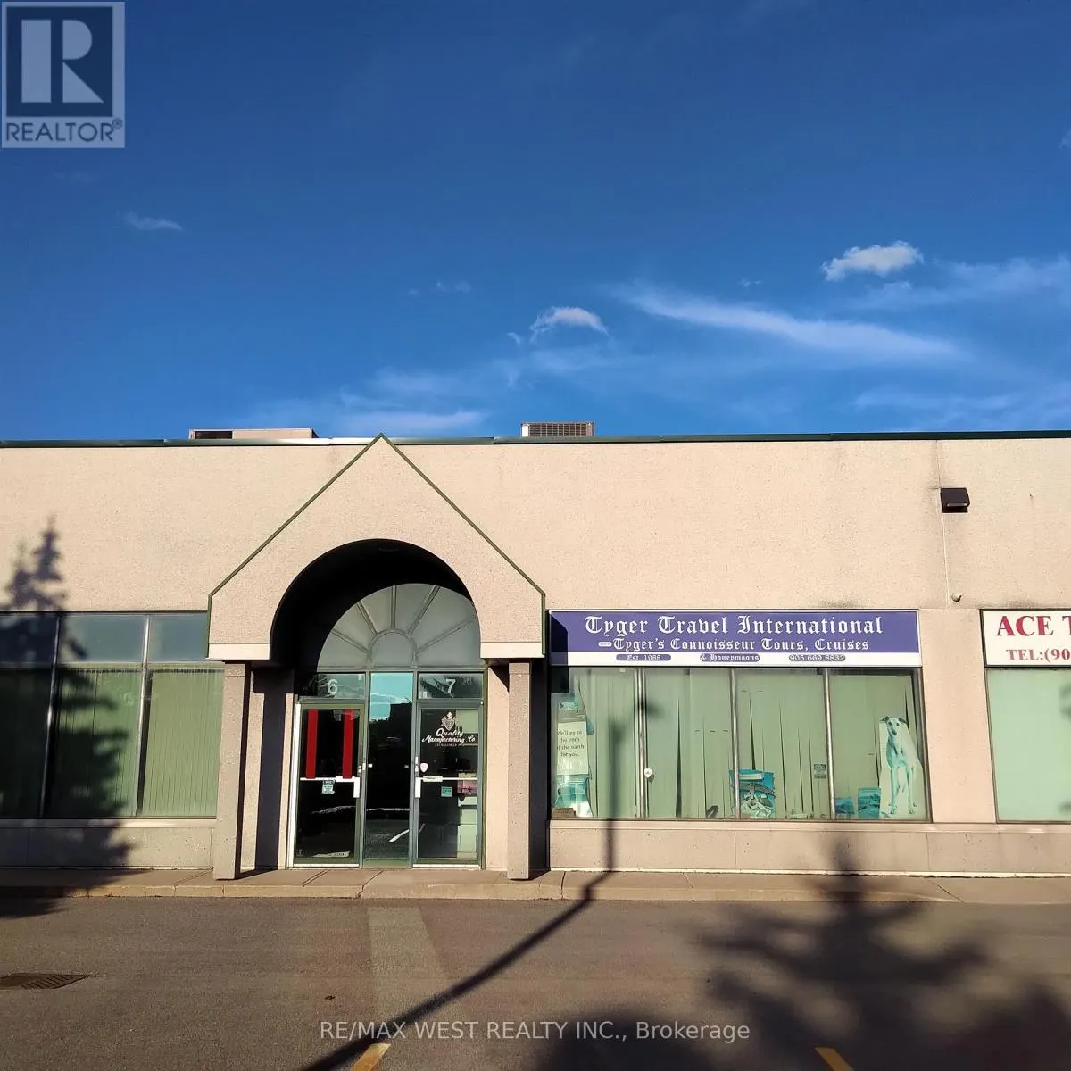 UNIT 7 - 201 SPINNAKER WAY